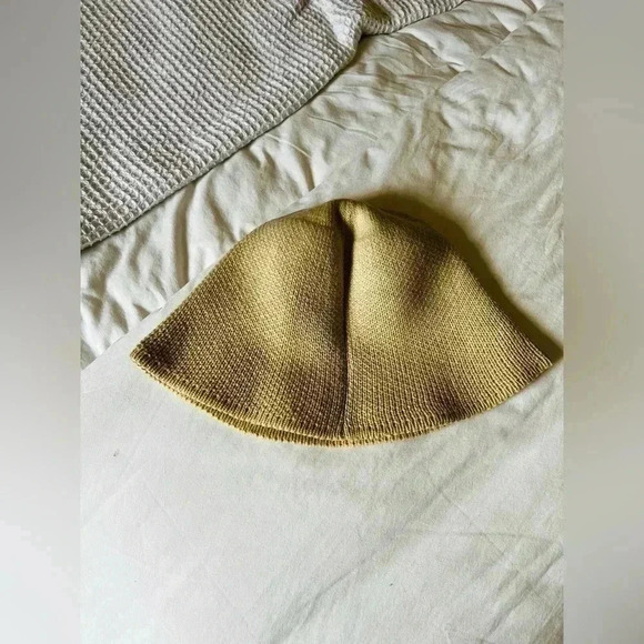 Urban Outfitters Gabbi Rhinestone Bucket Hat In Ivory Celestial NWOT $25 - Picture 6 of 8